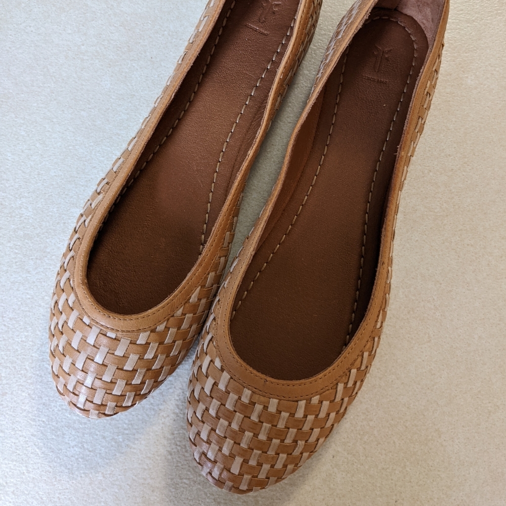 New Frye Carson Woven Flats